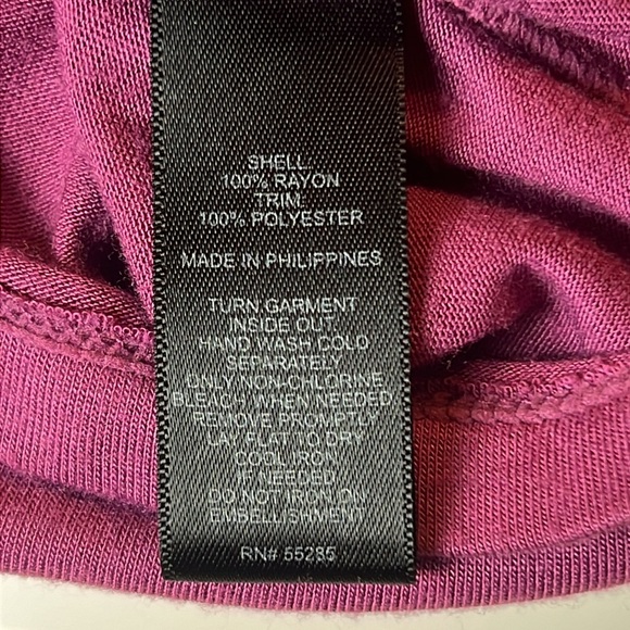 🍇EXPRESS WINE COLORED RUFFLED V NECK TOP SIZE SMALL PETITE - Picture 13 of 13